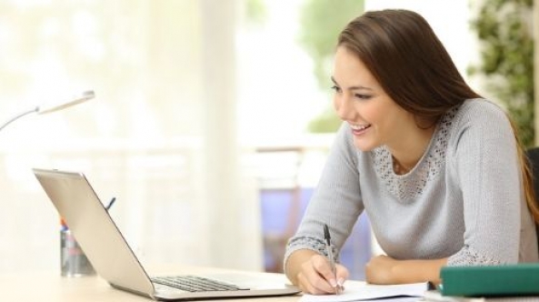 Öğretmenlere laptop için 500 milyon Euro
