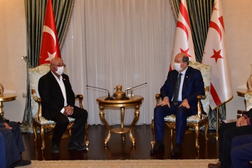 5 şehide askeri tören yapılmamasına tepki: "Gerekeni yapın"