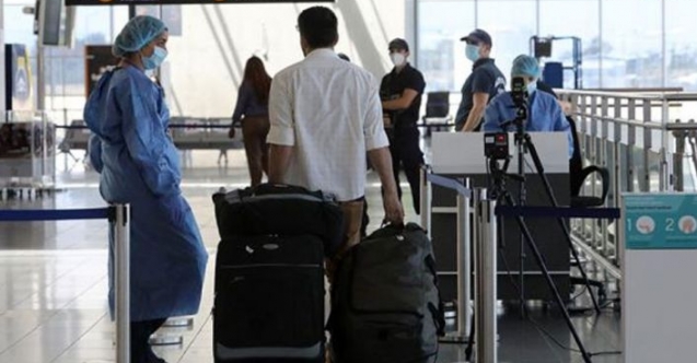 Güney Kıbrıs, 1 Mayıs'tan itibaren aşı olmuş İngiliz turistlere kapılarını açıyor
