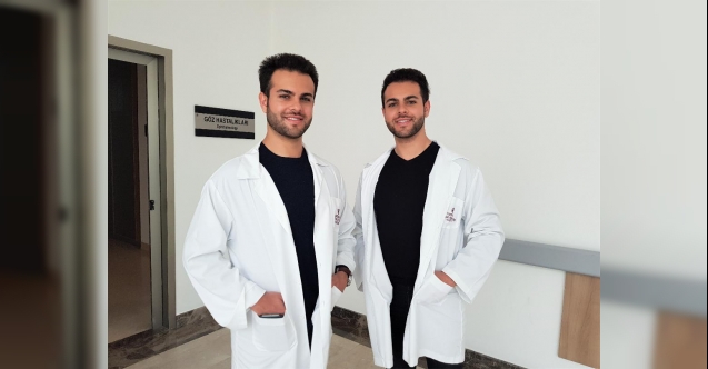 İkiz göz doktorları aynı hastanede