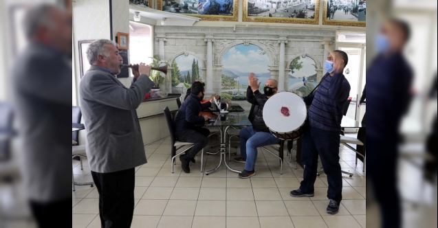 Yeni açılım: Müşterileri davul zurnayla karşıladılar