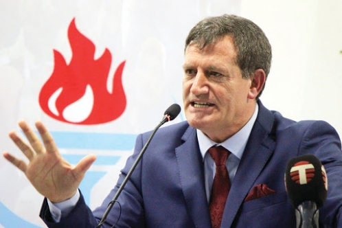 Zaroğlu’na “kristal dükkanındaki fil” benzetmesi