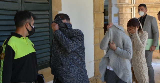 Çaldıkları çekleri tedavüle sürdüler