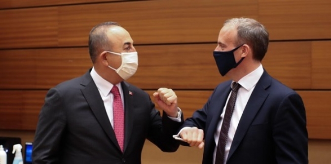 Çavuşoğlu'ndan İngiltere'ye 'iki devlet' mesajı