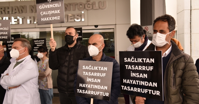 Doktorlar isyanda: “Biz buradayız, siz neredesiniz?”