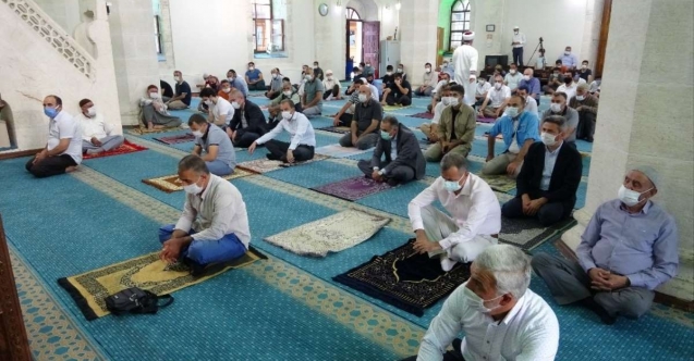 Bayram Namazı için camilerde önlem