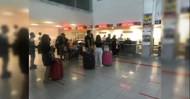 Turistin isyanı: "Beni ülkeden postalama saçmalığı ile neyi başardınız?"