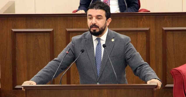 Zaroğlu önce 'istifa' dedi sonra erteledi