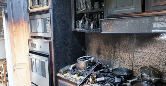 Açık unutulan gaz ocağı yangına sebep oldu