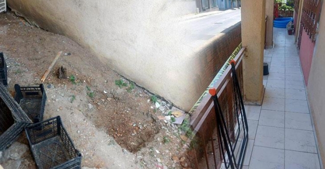 Vahşet! Annesini öldürüp, çuvalla bahçeye gömdü!