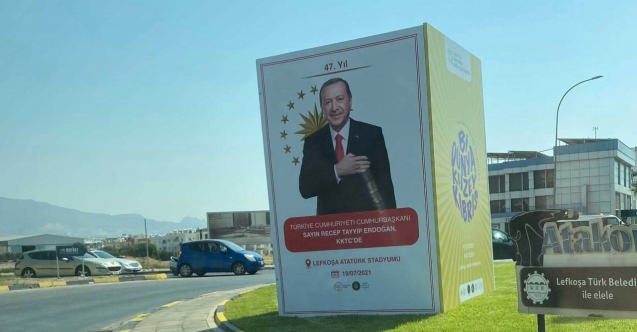 Erdoğan için dört bir yana pankart
