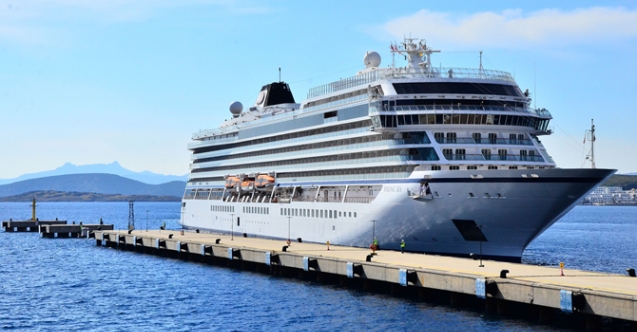 Cruise gemileri için antik limana iskele