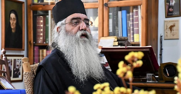 Korona önlemlerine direnen papaz, virüse yakalandı