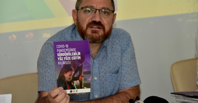 “Gözleriniz kör, kulaklarınız sağır”