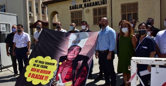 Üstel'e padişah benzetmesi! Padişah kavuğu verdiler