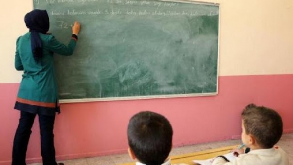 KTOEÖS'ten başörtülü öğretmen şikayeti
