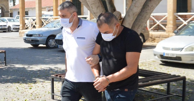 Memurun yurt dışına çıkışı yasaklandı