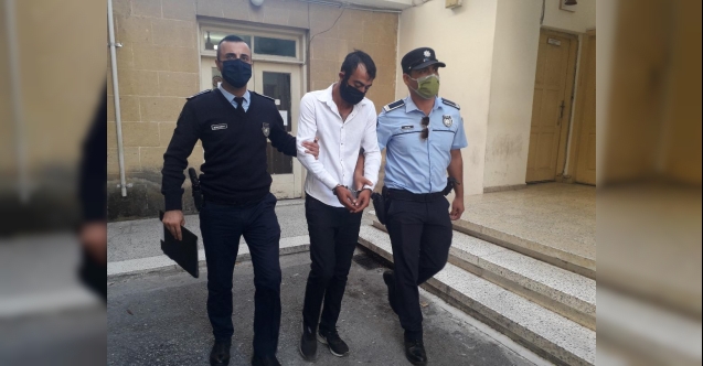 Tecavüz yerinde inceleme: Çanta parçaları, küpe ve tırnak bulundu