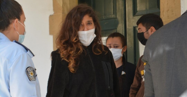 Yatak odasına sönmemiş sigara izmariti atmışlar