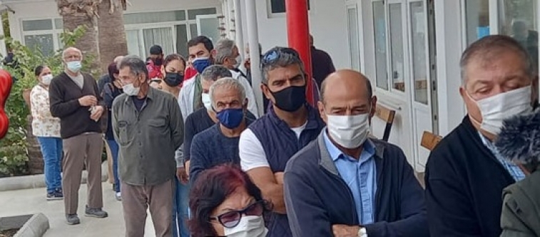 Aşı sıraları vatandaşı bezdirdi