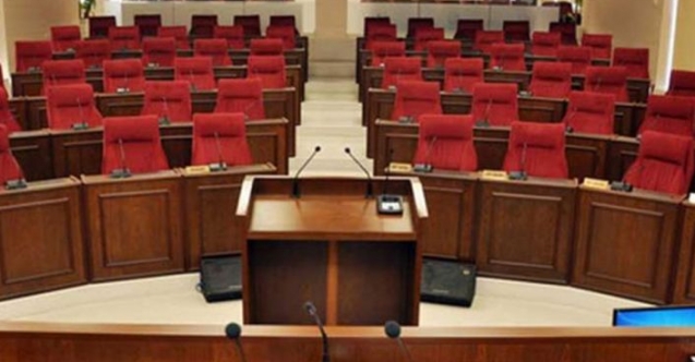 Kurultay bitti ama Meclis aynı