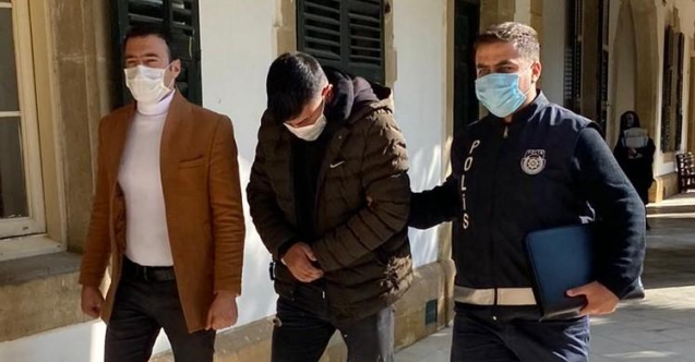 Yol ortasında paket servisçiyi dövdü