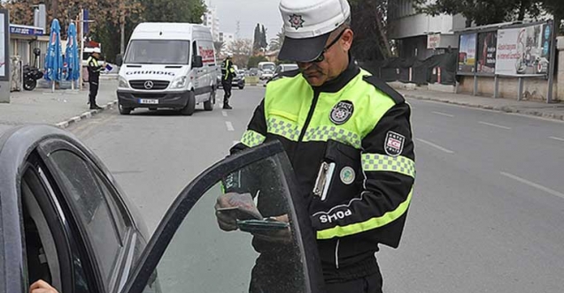 Bir haftada 735 sürücüye ceza