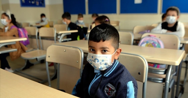 800 öğrenci ve 120 öğretmen pozitif: 53 sınıf kapandı