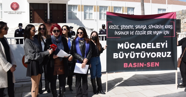 Meclis önünden mesaj verdiler