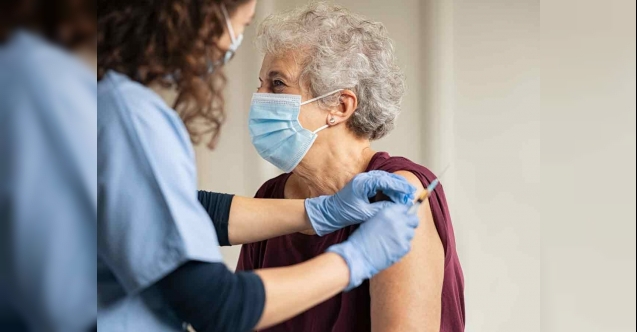 Yaşlılar ve hassas gruplar için 4’üncü doz aşı tavsiyesi
