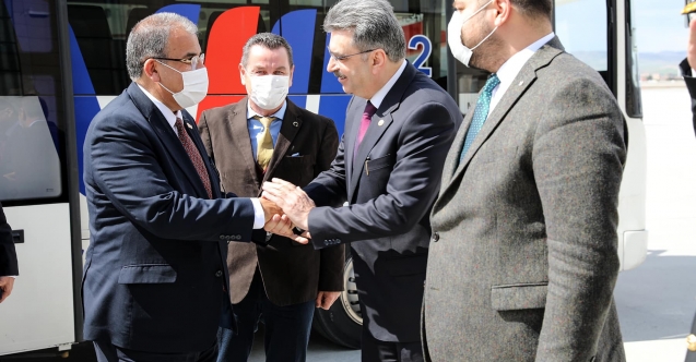 Sucuoğlu'nu Vali Yardımcısı ve AK Parti milletvekili karşıladı