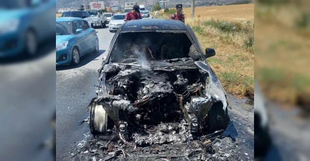 Araç kül oldu