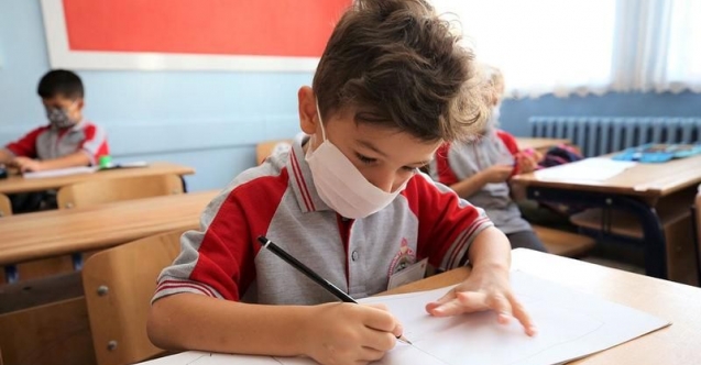 Bir haftada 47 öğrenci ve 6 öğretmen pozitif