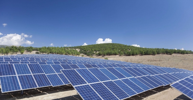 Sanayiciler için güneş enerjisi tarlası kuruluyor
