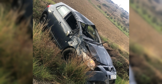 Bir kaza daha! Toprak sete çarpıp takla attı