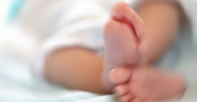 Boğazına şeker kaçan bebek yaşamını yitirdi