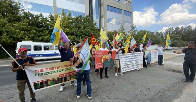 Güney’deki Kürtlerden protesto gösterisi