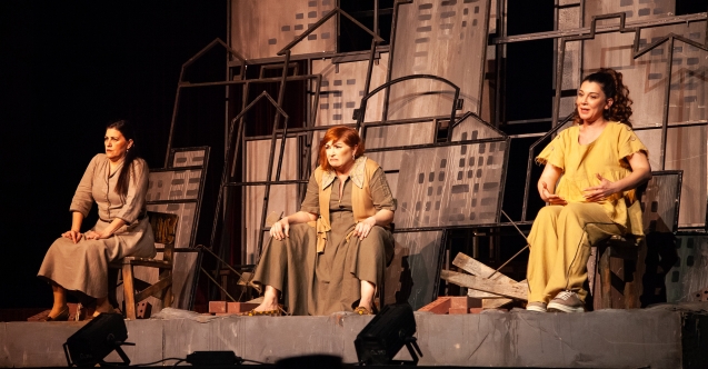 19. Kıbrıs Tiyatro Festivali perdelerini açtı