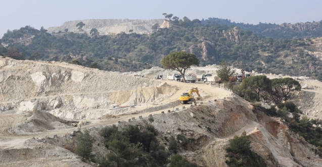 “Yeşili yok etmek için yarış yapılıyor"