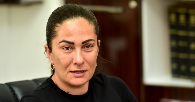 “Bütün anneler bu acı içinde para kazanmak için bileklik yapıyor”