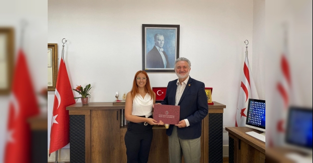 Evkaf burslarıyla öğrenciler hayallerine kavuşuyor