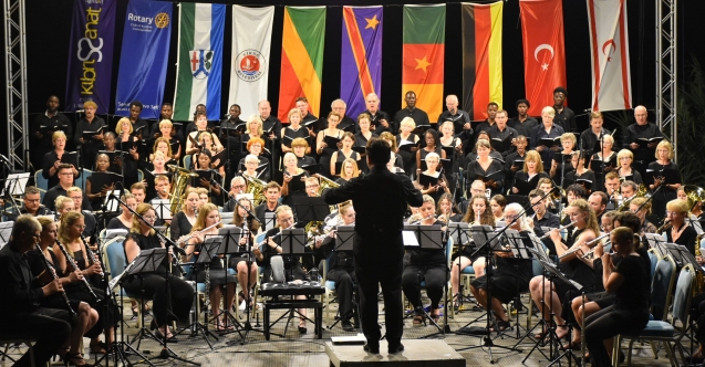 Girne Amfitiyatro’da muhteşem gece