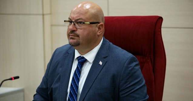 Küçük tarafını Üstel'den yana seçti