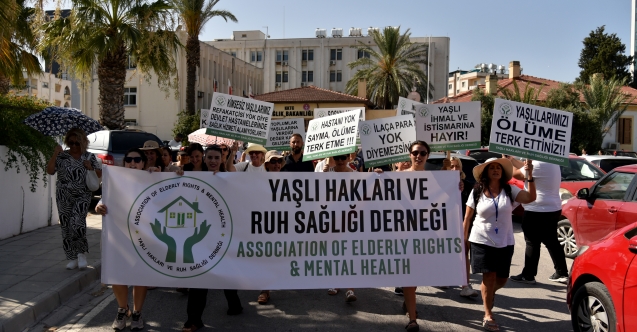Yaşlılar için sokağa indiler: "Yaşlılarımız ölüp kurtulmak için dua ediyor”