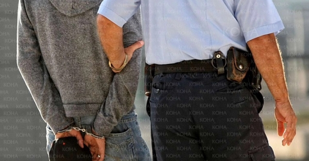 Hırsızlıktan tutuklanan 19 yaşındaki genç kaçak çıktı