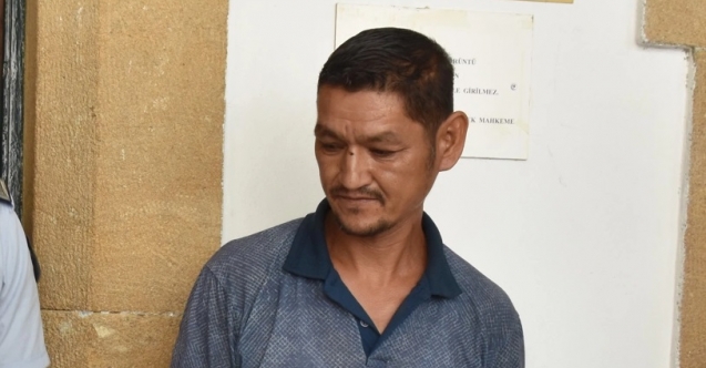 Keyifçi hırsız!  Eve girdi, bir şişe içki içip sarhoş oldu, uyurken yakalandı