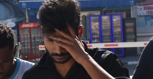 Çalışma izni vaadiyle 5 kişiyi dolandırdı, kendisi ikamet izinsiz çıktı