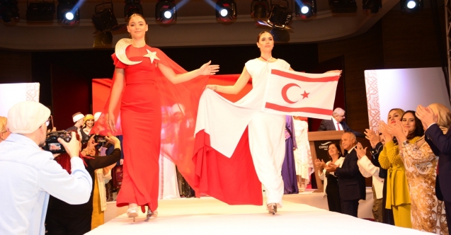 Cumhuriyetin 100. yılına özel defile