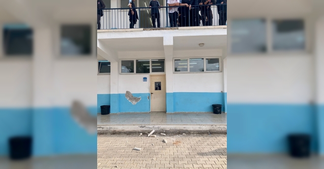 Okulun balkonundaki mermer koptu! "Daha kaç canımızı kurban vermemiz gerekir?"