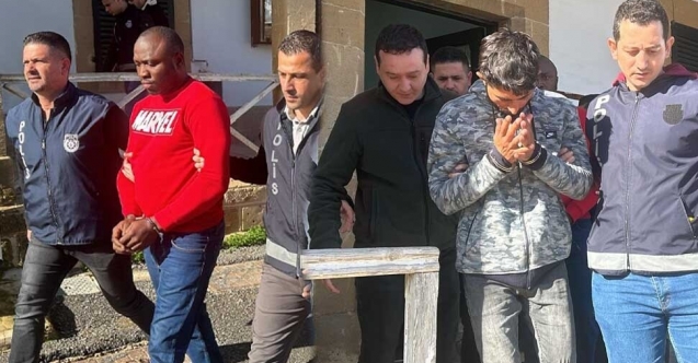 Cinayet zanlıları yemeklerden şikayet etti!